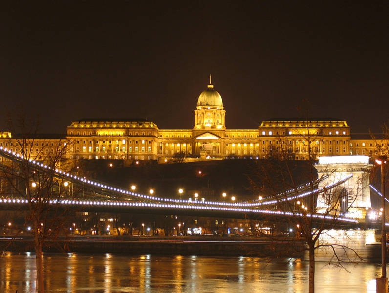 Esti hajókázás Budapesten